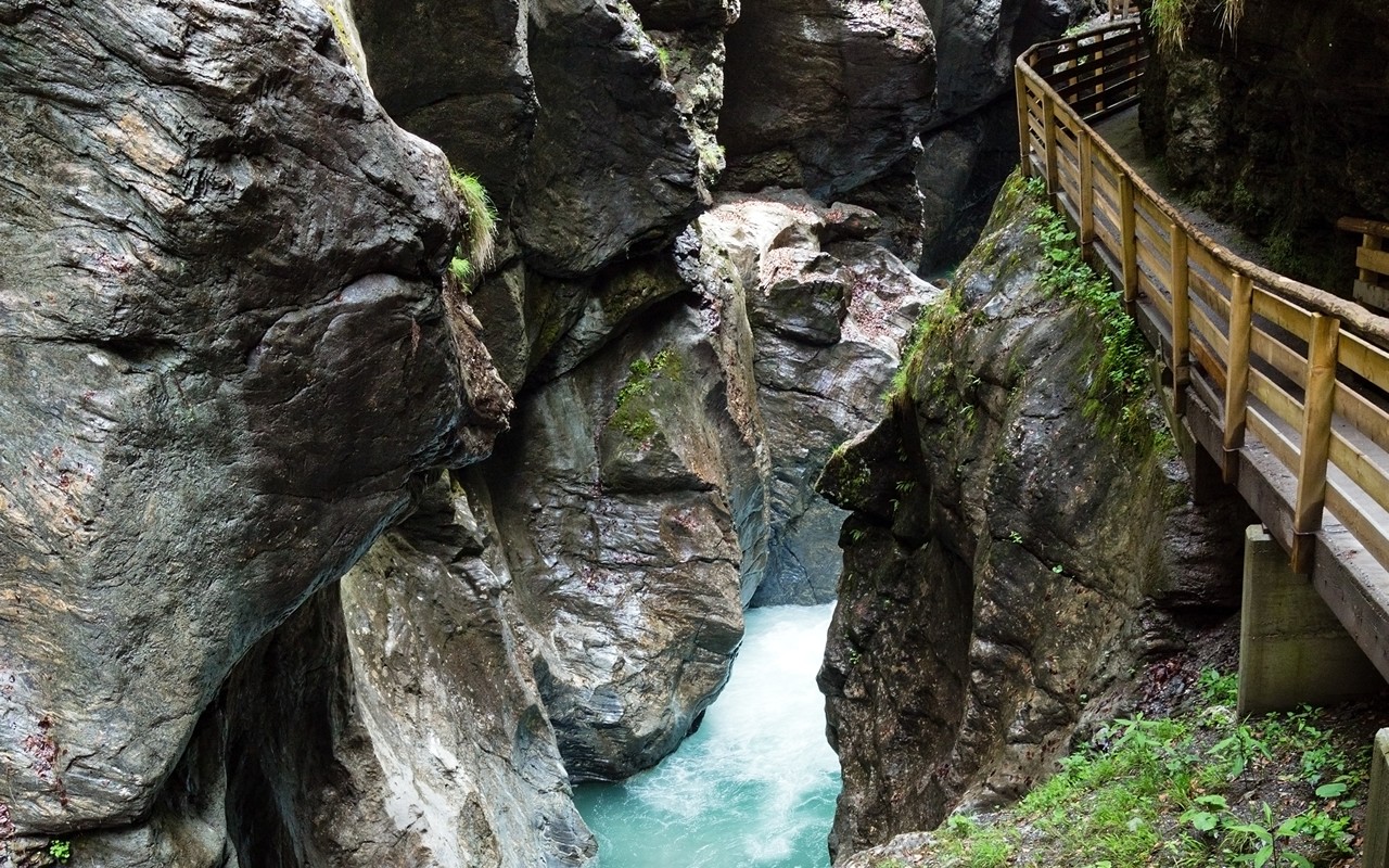 Schlucht mit Stegen in der Liechtensteinklamm in St. Johann
