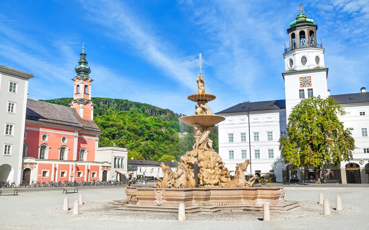 Brunnen am Residenzplatz in Salzburg